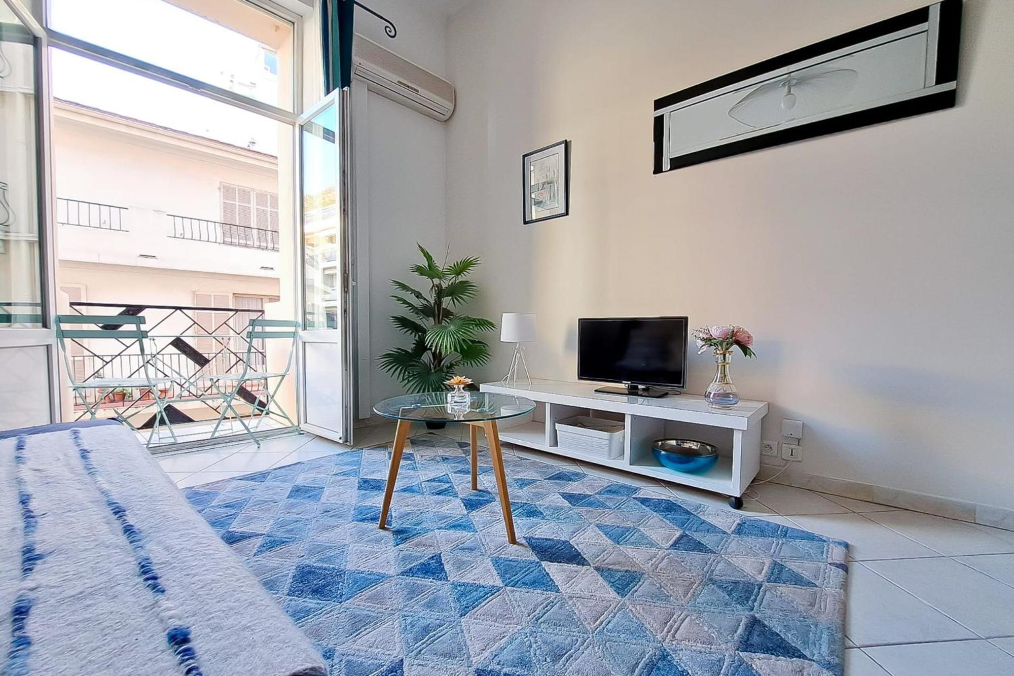 Near Palais! Studio In With Ac & Terrace - Benakey